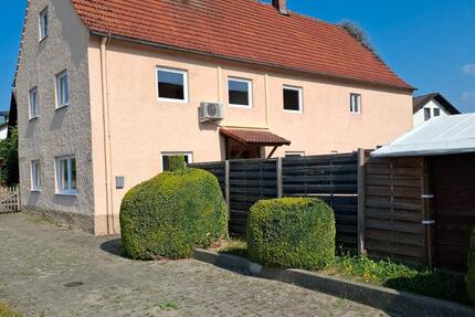 Haus Mainburg - 6 Zimmer, 126 m&sup2;, 1.080&euro; | Angebot:27605447