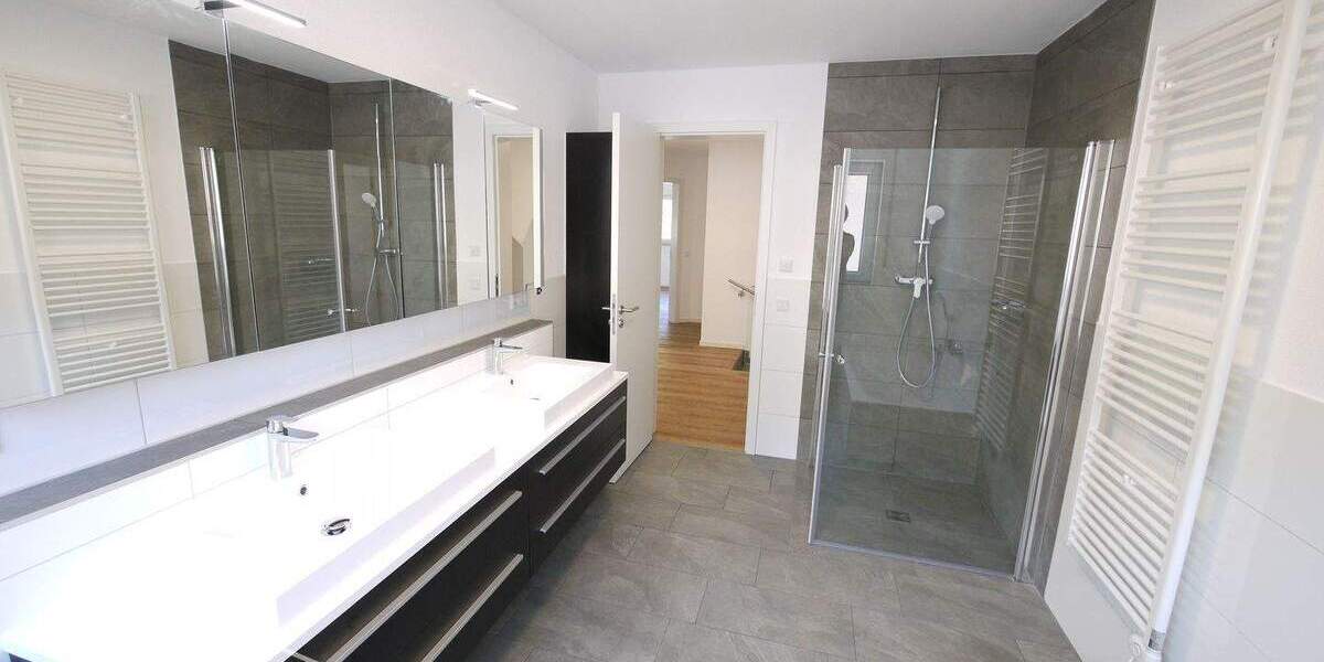 Doppelhaushälfte Kinding - 4 Zimmer, 146 m&sup2;, 1.460&euro; | Angebot:25740816