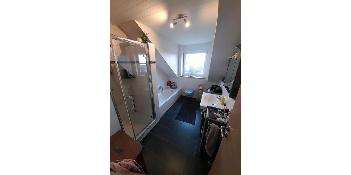 Dachgeschoßwohnung Buxheim - 3 Zimmer, 90 m&sup2;, 900&euro; | Angebot:25945372