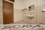 Ein Haus mit Geschichte - Mehrfamilienhaus mit 5 Wohneinheiten, zwei Garagen und Garten in zentraler Lage in Neuburg - Ein Objekt von Ihrem Immobilienpartner SOWA Immobilien und Finanzen - Mehrfamilienhaus, Wohnhaus Neuburg an der Donau | Angebot:26299734