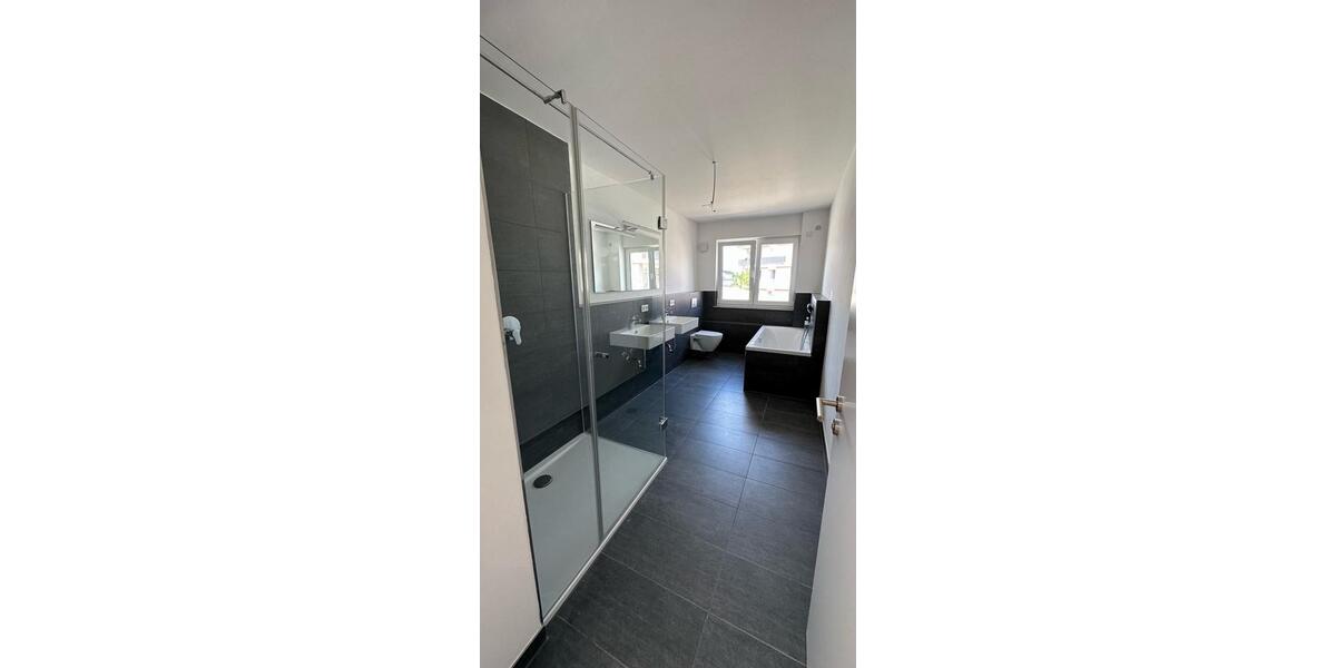 Etagenwohnung Ingolstadt Nordost - 3 Zimmer, 97 m&sup2;, 1.660&euro; | Angebot:27616450
