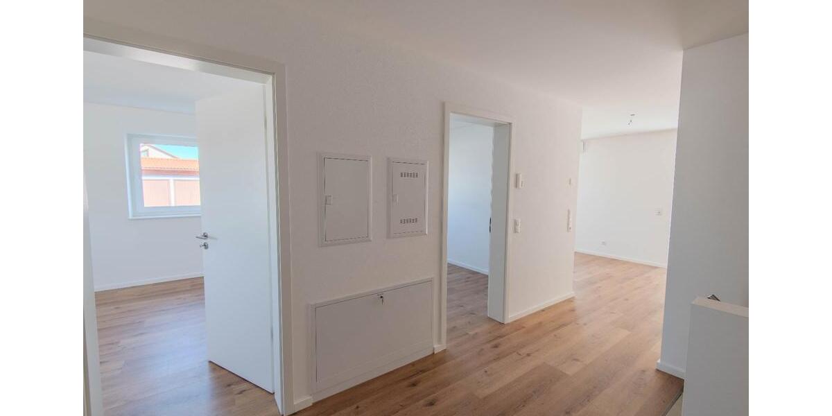 Erdgeschoßwohnung Mainburg - 4 Zimmer, 96 m&sup2;, 1.242&euro; | Angebot:26665639