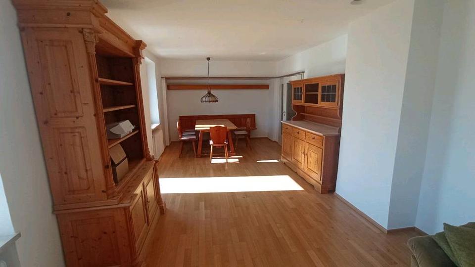Etagenwohnung Ingolstadt - 7 Zimmer, 208 m&sup2;, 410&euro; | Angebot:25163838