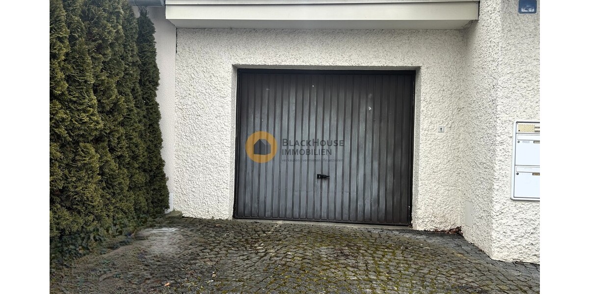 Ein-Zwei-Familienhaus mit Garagen, grosses Grundstück in schöner Ortsrandlage - Zweifamilienhaus Hepberg | Angebot:25234782