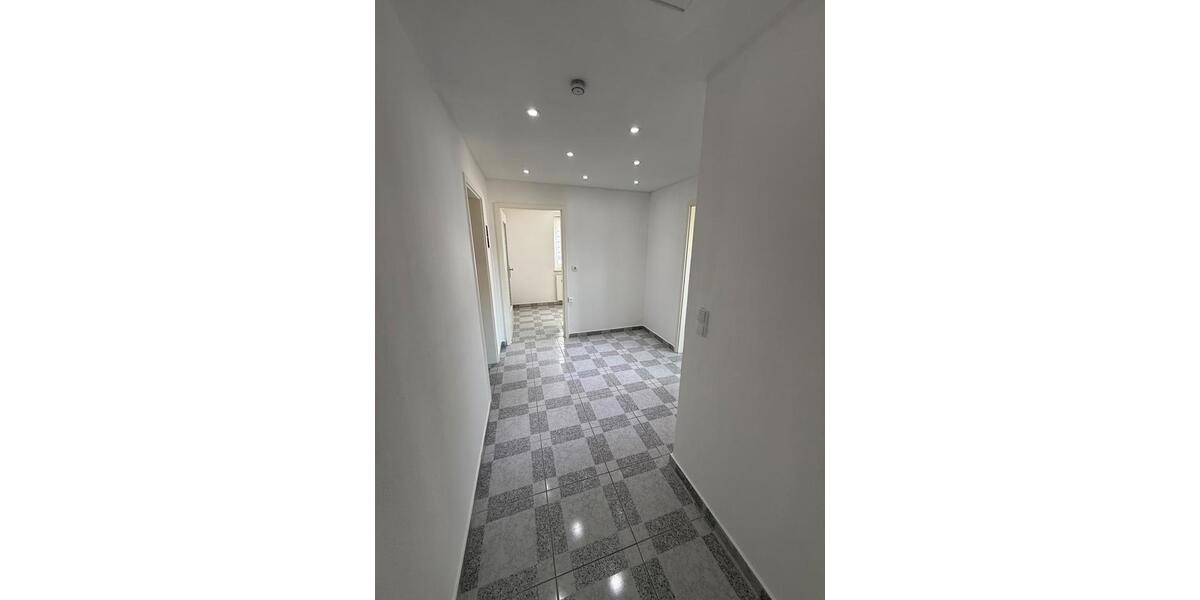 Etagenwohnung Ingolstadt Nordost - 3 Zimmer, 100 m&sup2;, 1.250&euro; | Angebot:25298354