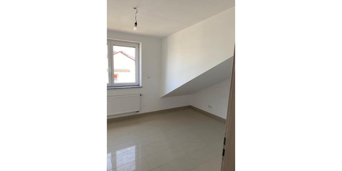 Dachgeschoßwohnung Ingolstadt Friedrichshofen-Hollerstauden - 3 Zimmer, 56 m&sup2;, 750&euro; | Angebot:25951775