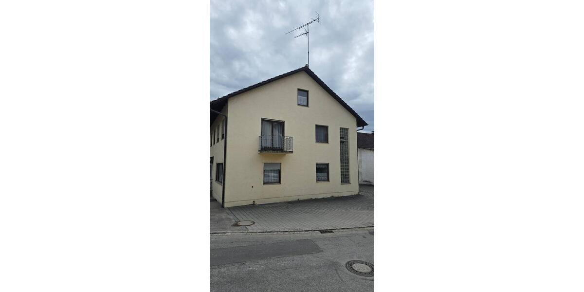 Etagenwohnung Böhmfeld - 12 Zimmer, 225 m&sup2;, 1.133&euro; | Angebot:25855017