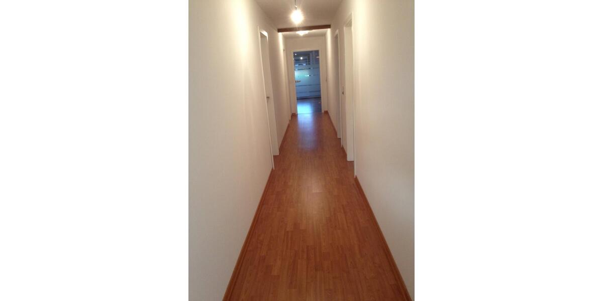 Dachgeschoßwohnung Ingolstadt Münchener Straße - 4 Zimmer, 95 m&sup2;, 1.290&euro; | Angebot:25509704