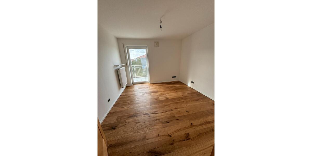 Einfamilienhaus Ingolstadt - 8 Zimmer, 240 m&sup2;, 4.300&euro; | Angebot:23684532