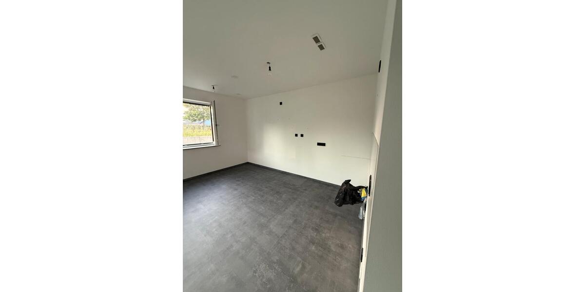 Erdgeschoßwohnung Schrobenhausen - 3 Zimmer, 84 m&sup2;, 1.350&euro; | Angebot:21401278