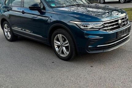 VW Tiguan 77.000 km 27.000 &euro; Manching 85077