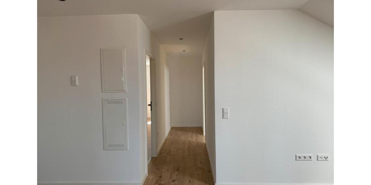 Dachgeschoßwohnung Böhmfeld - 3 Zimmer, 85 m&sup2;, 1.150&euro; | Angebot:25218988