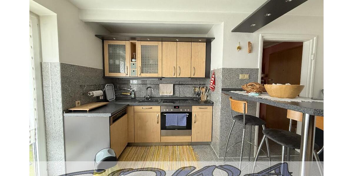 2 Wohneinheiten zusammengelegt! Helle, schöne 5 Zimmer mit Balkon und mit Garage in Neuburg - Ein Objekt von Ihrem Immobilienpartner SOWA Immobilien und Finanzen - 5- Neuburg | Angebot:25977736