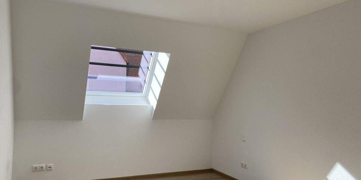 Etagenwohnung Schrobenhausen - 3 Zimmer, 100 m&sup2;, 1.000&euro; | Angebot:25682853