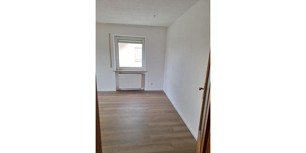 Etagenwohnung Denkendorf - 4 Zimmer, 88 m&sup2;, 850&euro; | Angebot:25951807