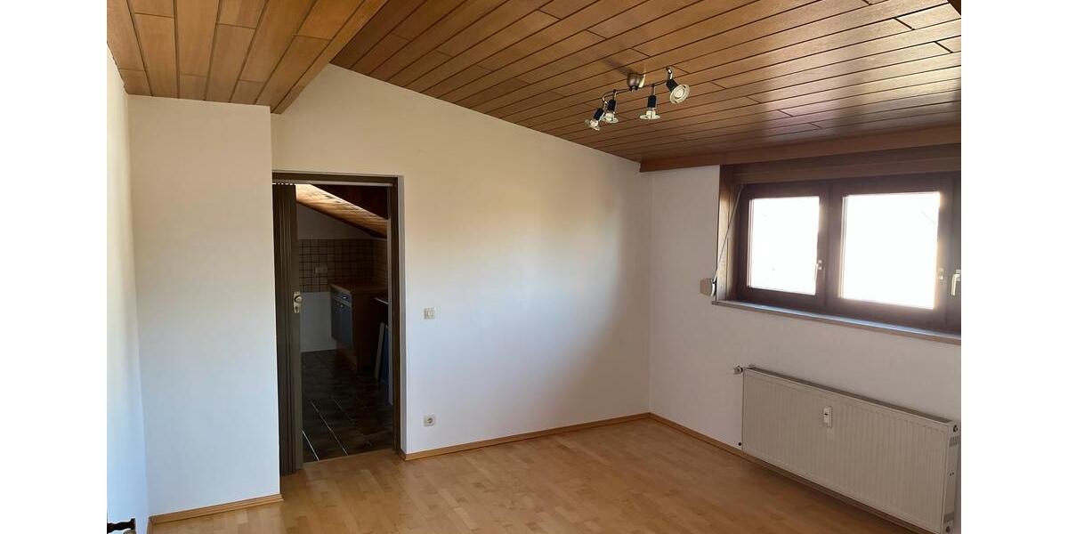 Etagenwohnung Lenting - 3 Zimmer, 130 m&sup2;, 1.400&euro; | Angebot:26060944