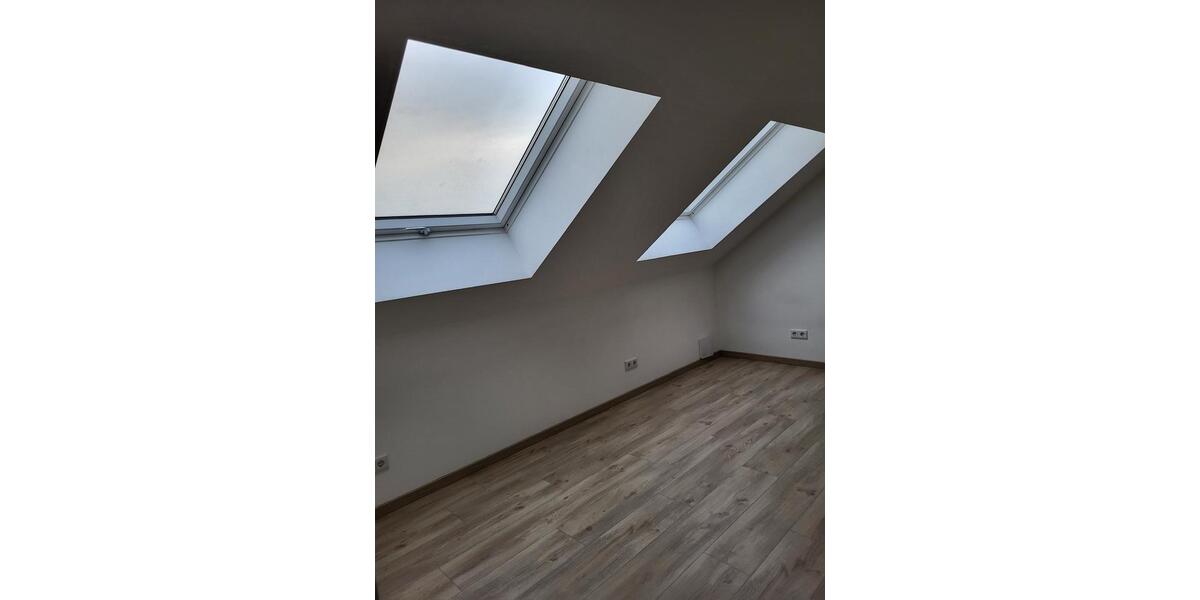 Dachgeschoßwohnung Neuburg an der Donau - 4 Zimmer, 110 m&sup2;, 1.450&euro; | Angebot:25855032