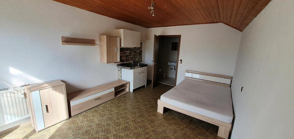 Dachgeschoßwohnung Schernfeld Birkhof - 1 Zimmer, 18 m&sup2;, 300&euro; | Angebot:24946617