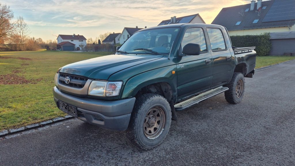 Toyota Hilux 330.000 km 7.000 &euro; Kösching 85092