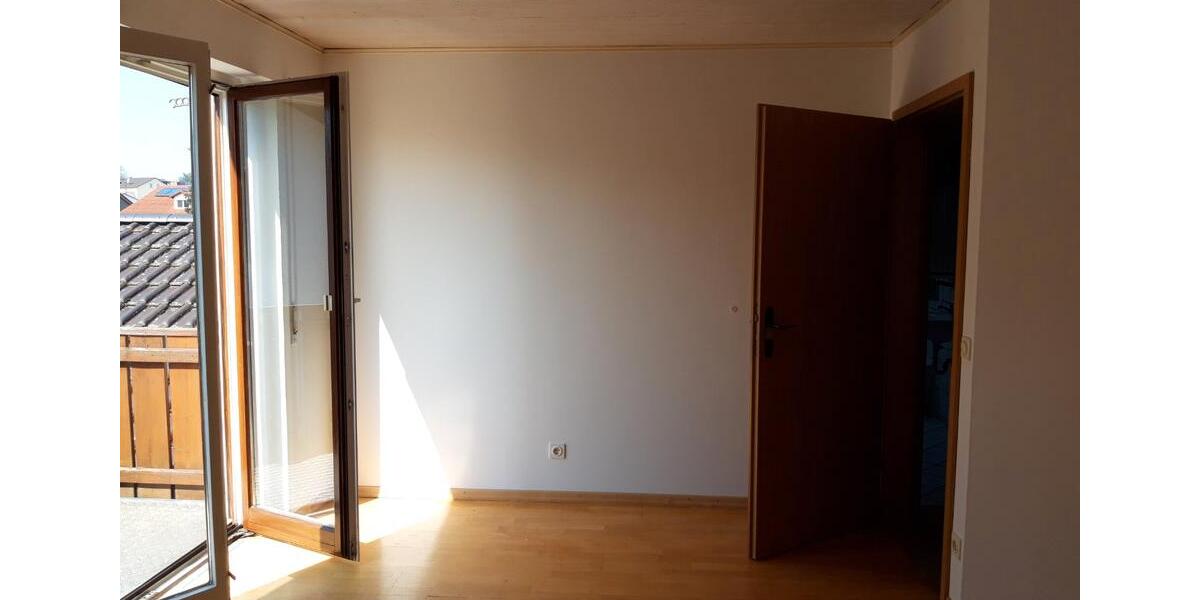 Dachgeschoßwohnung Ingolstadt Nordost - 4 Zimmer, 105 m&sup2;, 1.290&euro; | Angebot:27606225