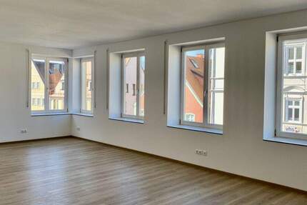 Wohnung Schrobenhausen - 3 Zimmer, 127 m&sup2;, 1.275&euro; | Angebot:25682861