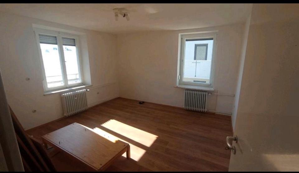Erdgeschoßwohnung Ingolstadt Nordost - 7 Zimmer, 10 m&sup2;, 345&euro; | Angebot:26272771