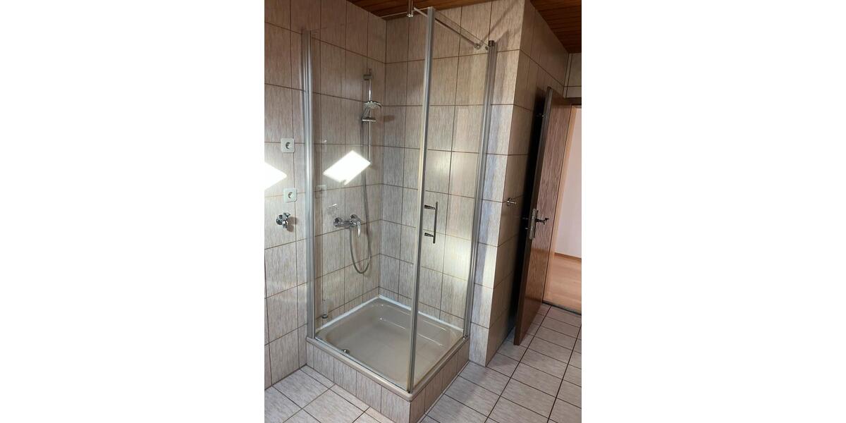 Etagenwohnung Lenting - 3 Zimmer, 130 m&sup2;, 1.400&euro; | Angebot:26060944