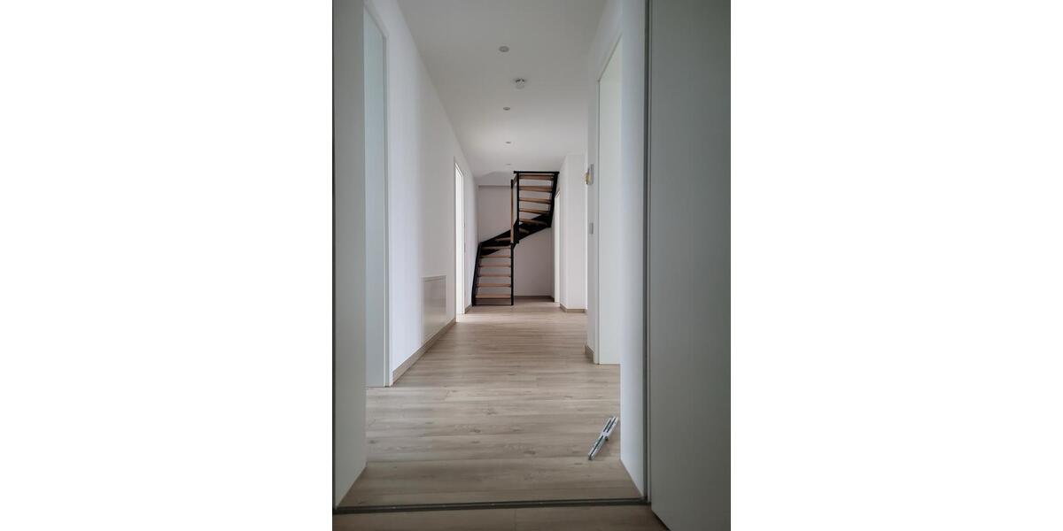 Dachgeschoßwohnung Neuburg an der Donau - 4 Zimmer, 110 m&sup2;, 1.450&euro; | Angebot:25855032