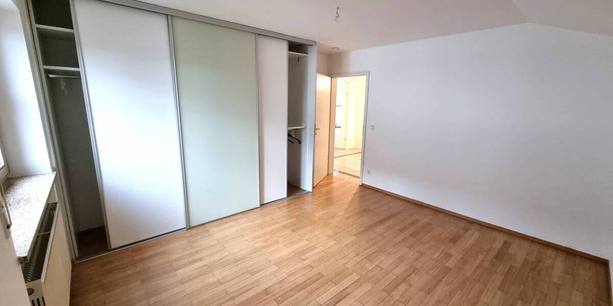 Etagenwohnung Ingolstadt Spitalhof - 3 Zimmer, 102 m&sup2;, 1.250&euro; | Angebot:26787284