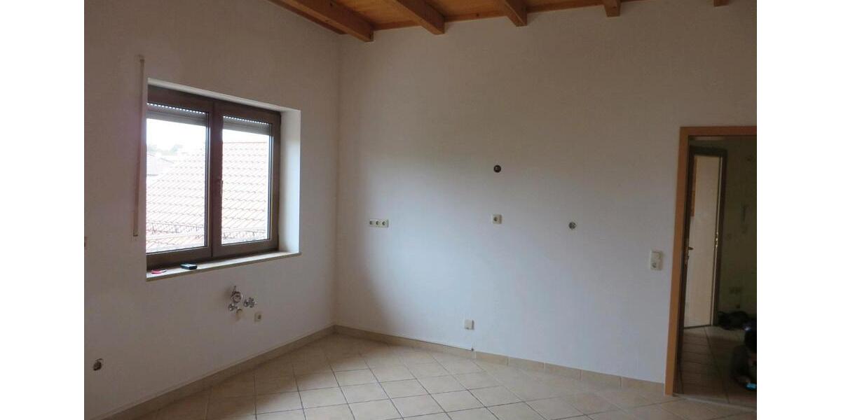 Dachgeschoßwohnung Stammham - 4 Zimmer, 124 m&sup2;, 1.100&euro; | Angebot:25082311