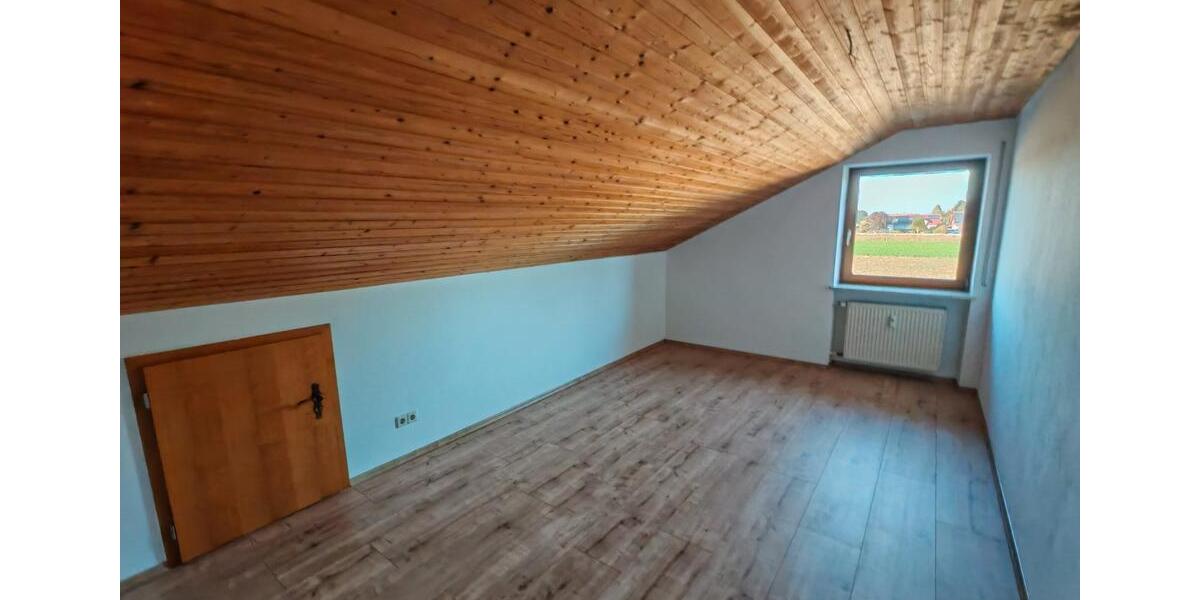 Dachgeschoßwohnung Reichertshofen - 3 Zimmer, 80 m&sup2;, 800&euro; | Angebot:27624258