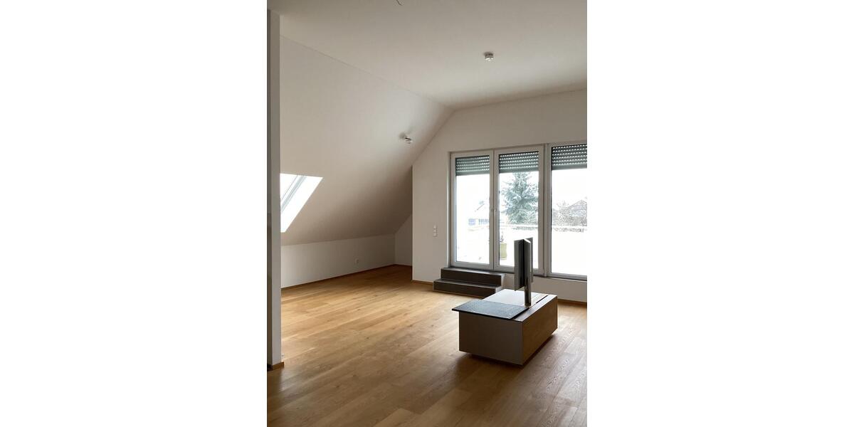 Dachgeschoßwohnung Ingolstadt Münchener Straße - 3.5 Zimmer, 91 m&sup2;, 1.300&euro; | Angebot:25838054