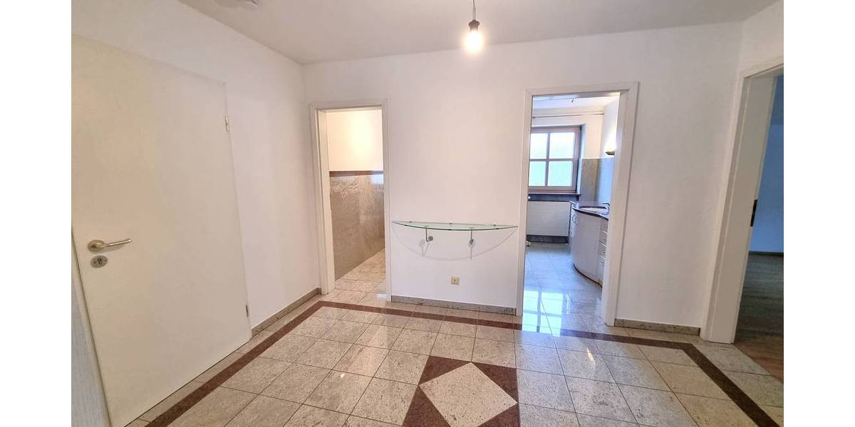 Etagenwohnung Ingolstadt Spitalhof - 3 Zimmer, 102 m&sup2;, 1.250&euro; | Angebot:26787284