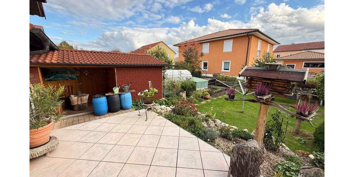 Mehrfamilienhaus, Wohnhaus Neuburg an der Donau Heinrichsheim - 6 Zimmer, 208 m&sup2;, 719.000&euro; | Angebot:25729938