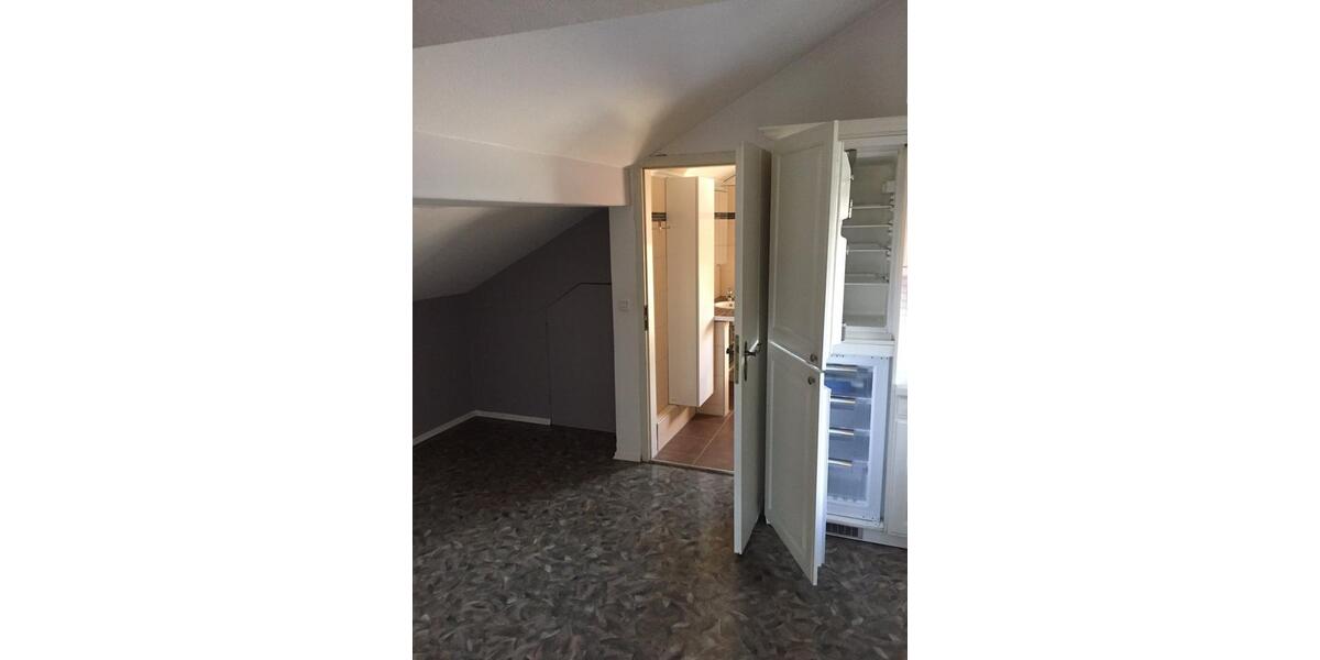 Dachgeschoßwohnung Denkendorf - 3 Zimmer, 80 m&sup2;, 780&euro; | Angebot:26381866