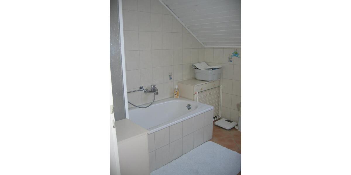 Dachgeschoßwohnung Neuburg an der Donau - 2.5 Zimmer, 86 m&sup2;, 810&euro; | Angebot:25942790