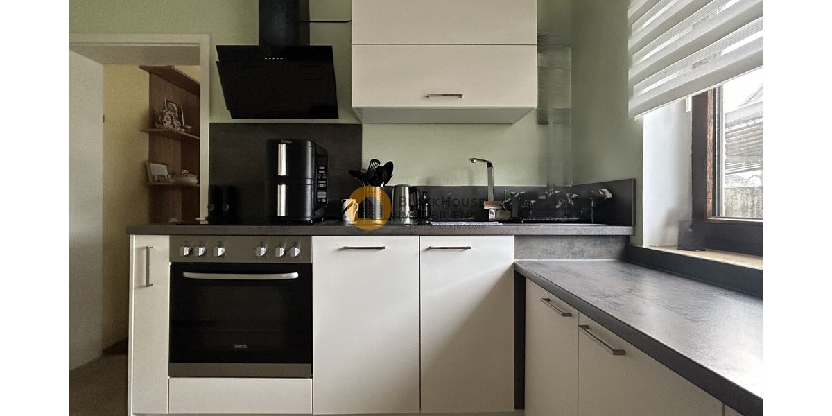 Ein-Zwei-Familienhaus mit Garagen, grosses Grundstück in schöner Ortsrandlage - Zweifamilienhaus Hepberg | Angebot:25234782