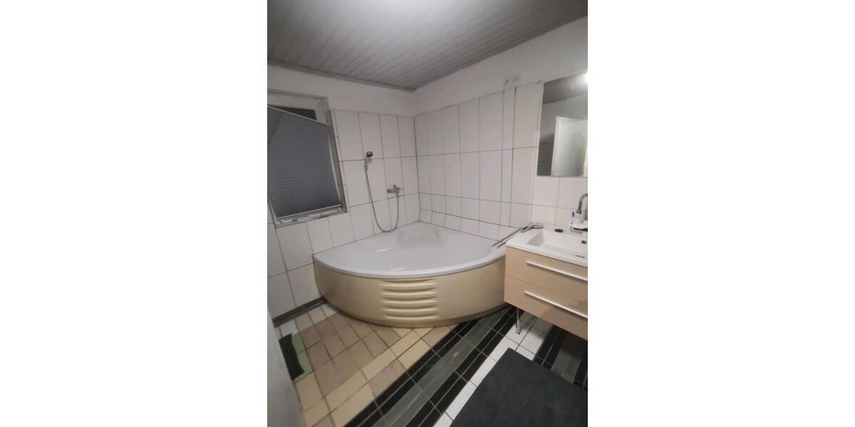 Etagenwohnung Mainburg - 3 Zimmer, 100 m&sup2;, 1.100&euro; | Angebot:25959665