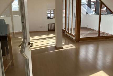 Wohnung Ingolstadt Altstadt Nordost - 3 Zimmer, 120 m&sup2;, 1.500&euro; | Angebot:24980997
