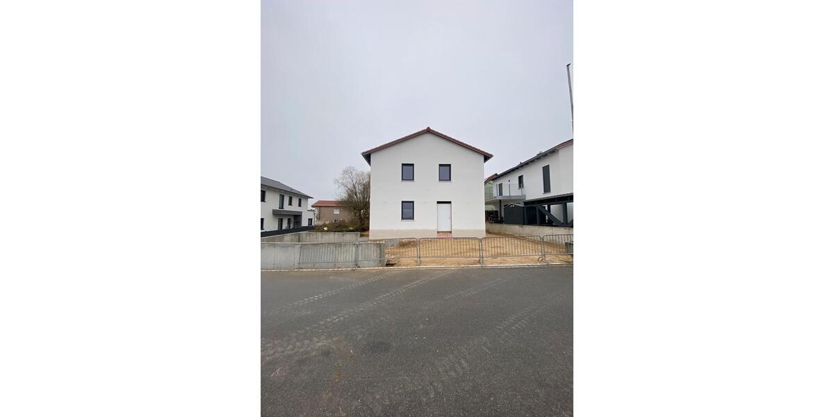 Einfamilienhaus Neuburg an der Donau - 7 Zimmer, 142 m&sup2;, 599.000&euro; | Angebot:24299351