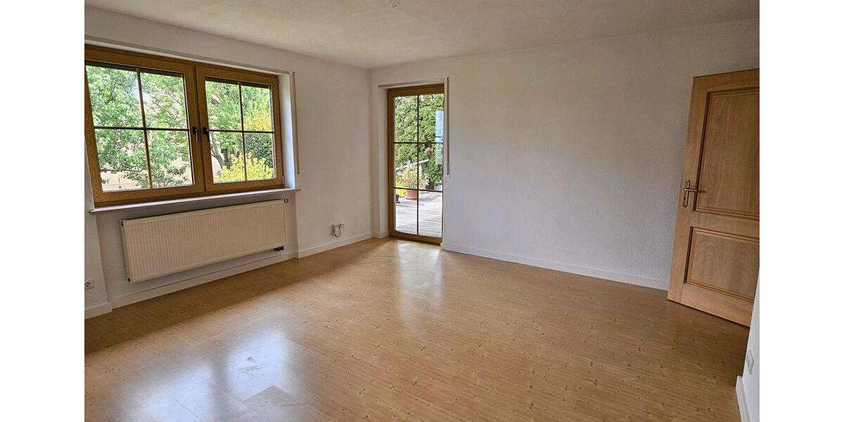 Erdgeschoßwohnung Neuburg an der Donau - 4 Zimmer, 120 m&sup2;, 1.400&euro; | Angebot:26465616