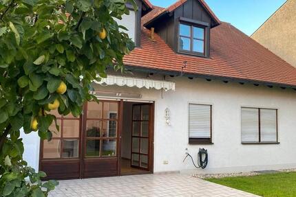 Haus Kösching - 6 Zimmer, 177 m&sup2;, 720.000&euro; | Angebot:26561522