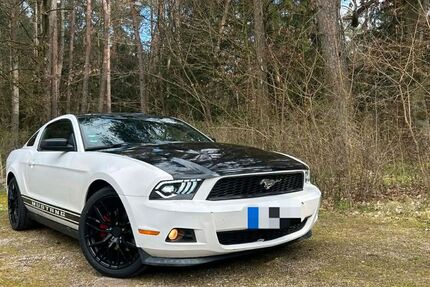 Ford Mustang 129.000 km 16.000 &euro; Baar Ebenhausen 85107