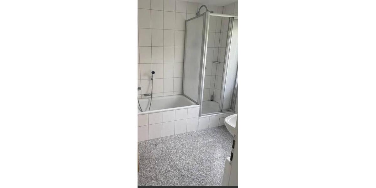 Etagenwohnung Ingolstadt Friedrichshofen-Hollerstauden - 4 Zimmer, 101 m&sup2;, 1.640&euro; | Angebot:27539055
