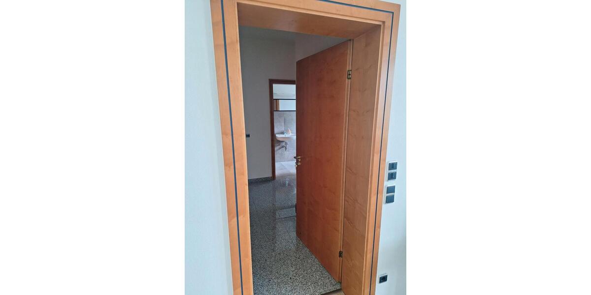 Erdgeschoßwohnung Neuburg an der Donau - 3 Zimmer, 130 m&sup2;, 1.000&euro; | Angebot:25634197