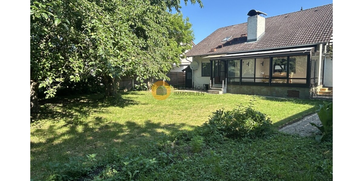 EinfamilienhausZweifamilienhaus mit 2 Einzelgaragen in schöner Ortsrandlage - Einfamilienhaus Hepberg | Angebot:26913983