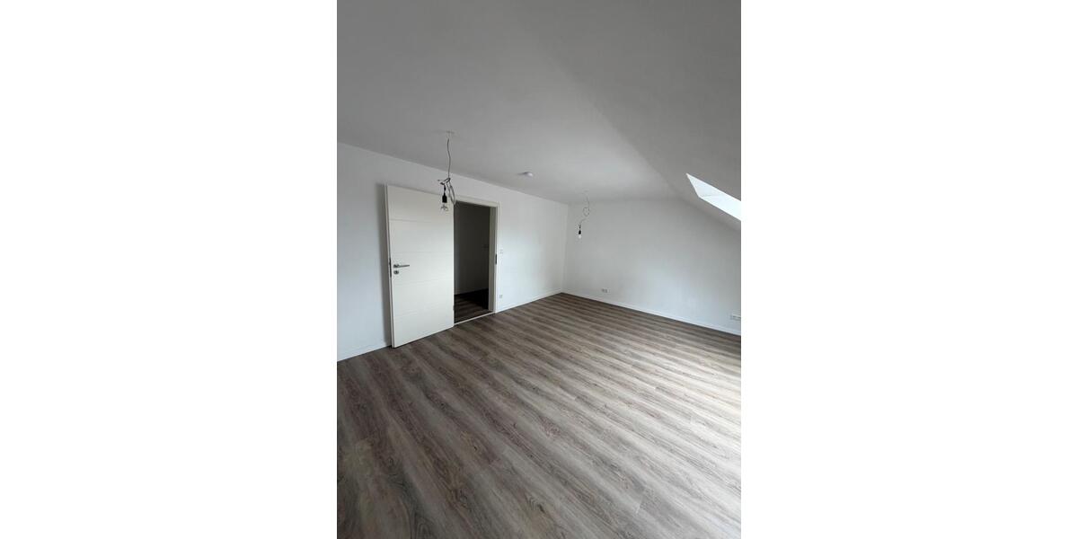 Dachgeschoßwohnung Ingolstadt Südost - 2 Zimmer, 57 m&sup2;, 900&euro; | Angebot:27607566