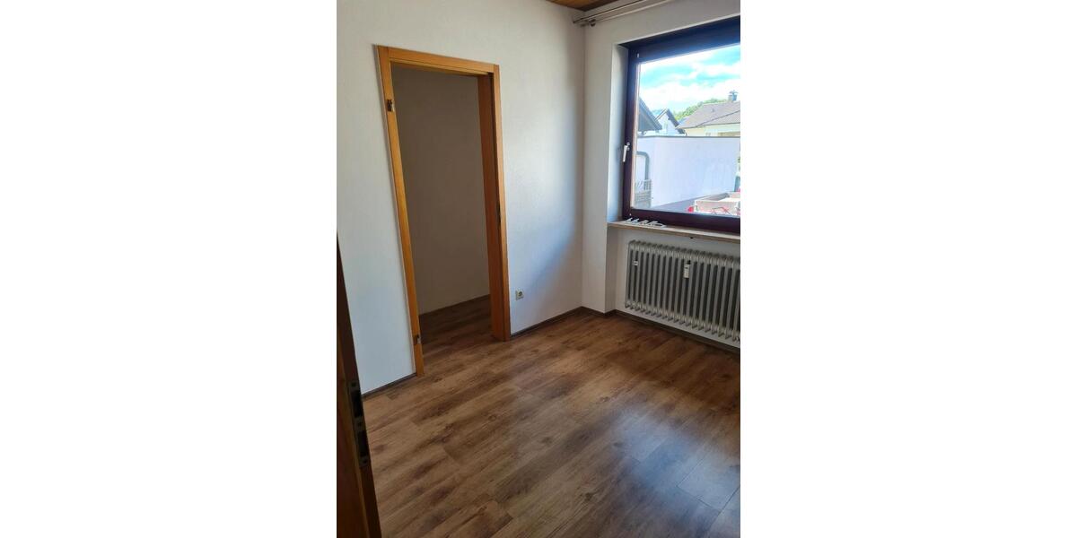 Erdgeschoßwohnung Denkendorf - 4.5 Zimmer, 118 m&sup2;, 1.100&euro; | Angebot:26122051