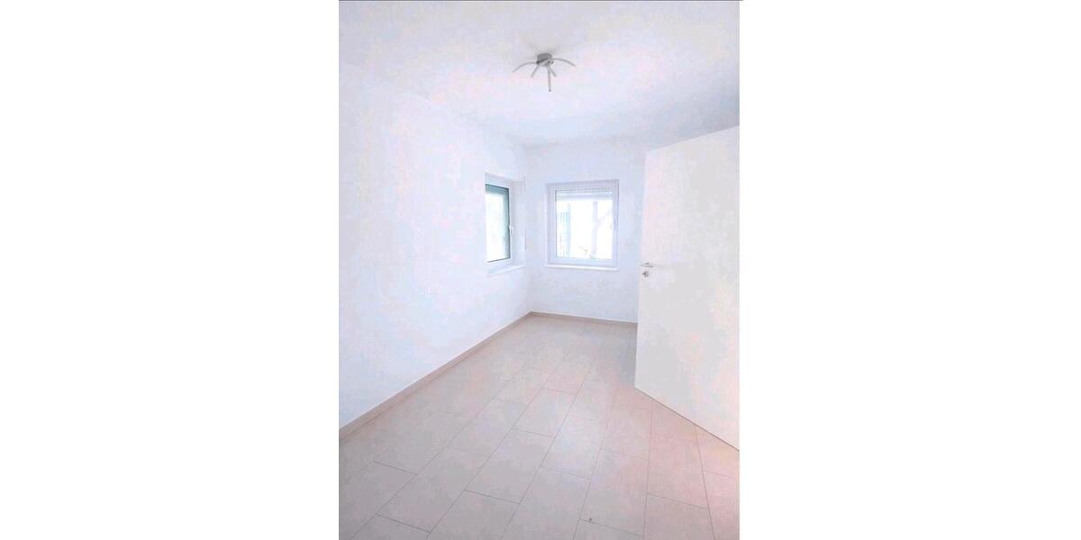 Erdgeschoßwohnung Schernfeld Birkhof - 4 Zimmer, 82 m&sup2;, 880&euro; | Angebot:26403630