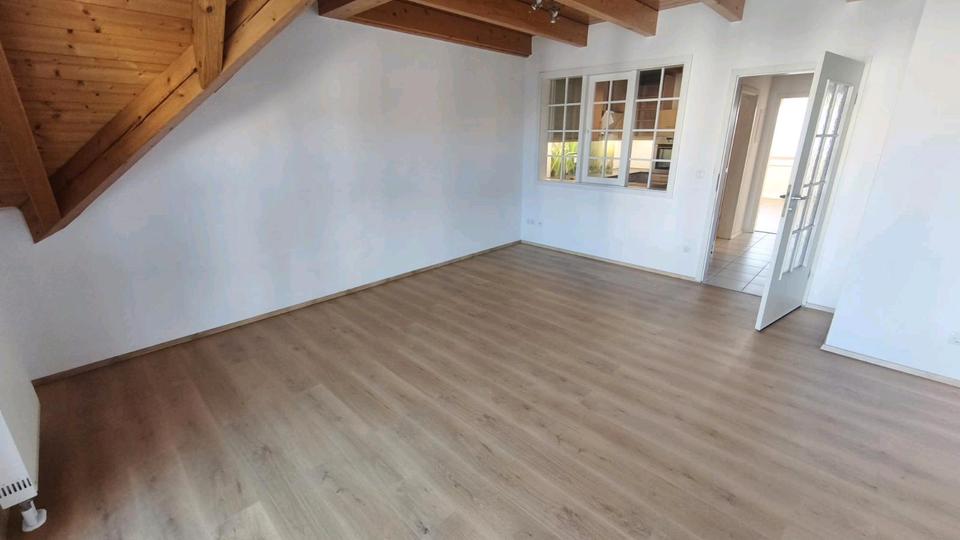 Etagenwohnung Hepberg - 3 Zimmer, 85 m&sup2;, 1.300&euro; | Angebot:27631116